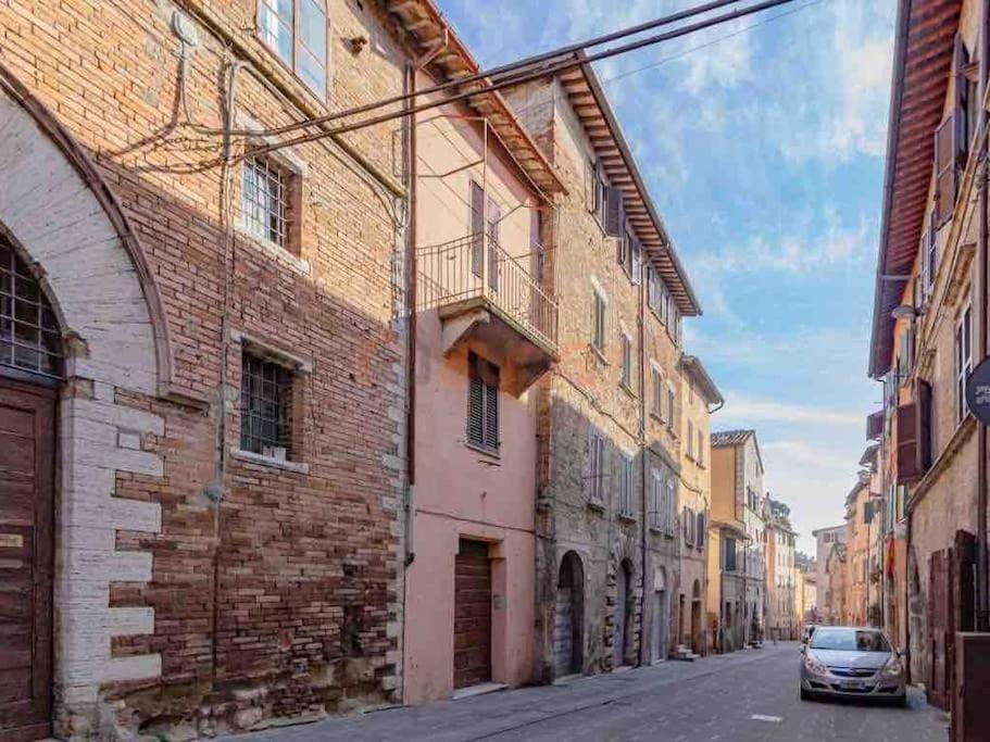 Perugia Home Apartment La Finestra Di Fronte المظهر الخارجي الصورة